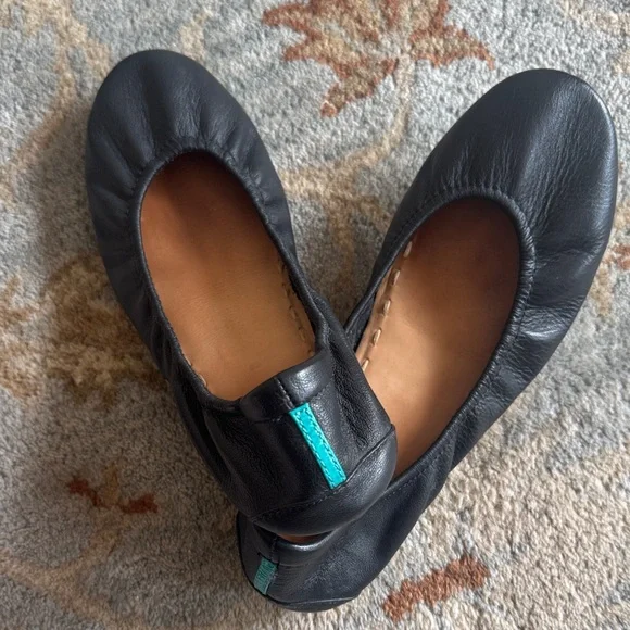 Tieks Classic Black Leather Flats - Picture 4 of 12
